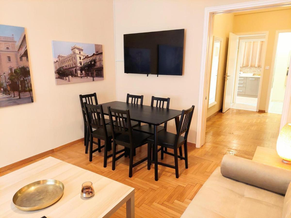 Grand Apartment In Parliament Square Афины Экстерьер фото
